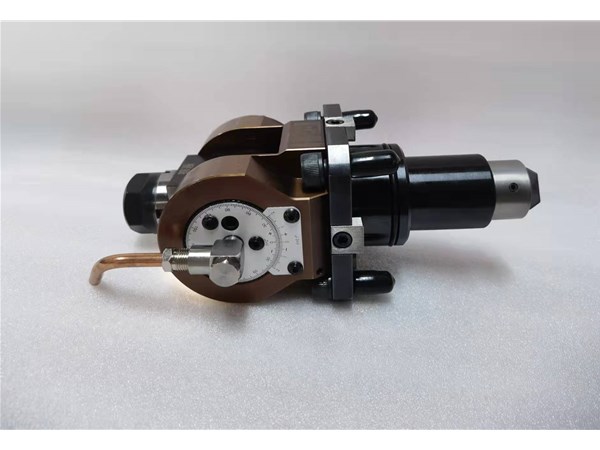 選擇動力刀座的時候我們應該以那些為參考指標？?